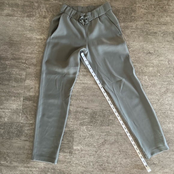 Lululemon On The Fly 7/8 - Size 2 Woven - Picture 5 of 6